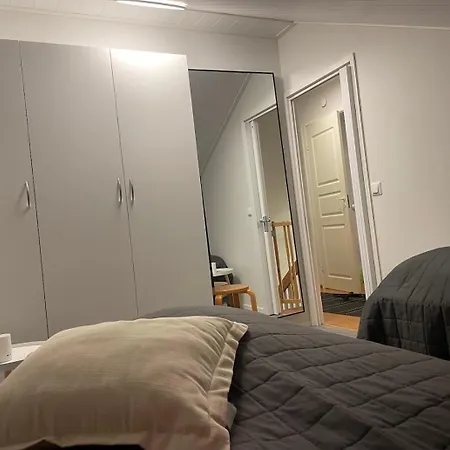 Hiihtaejaenkuja 5a4, *